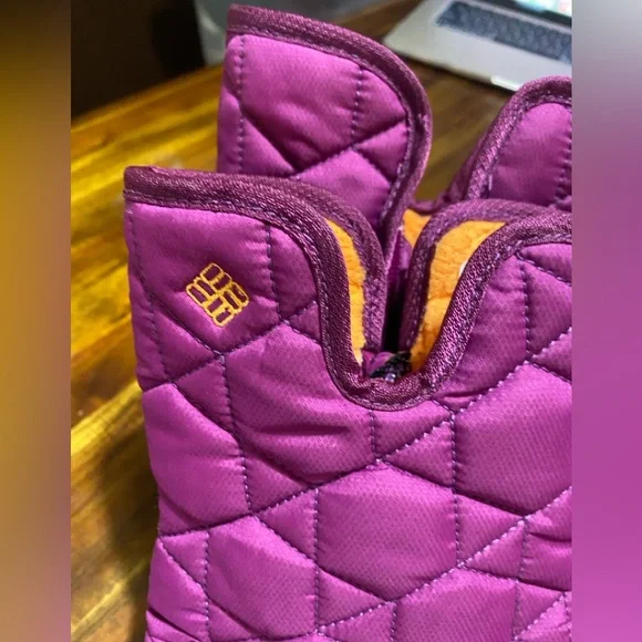NWT Columbia Women's Magenta Quilted Boots waterproof. - Picture 5 of 8